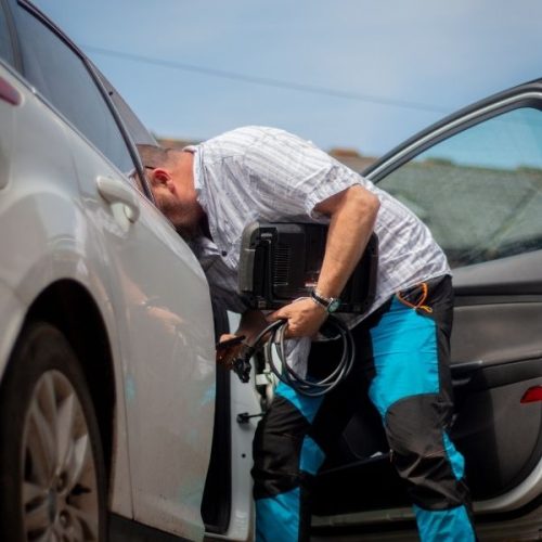 automotove locksmith